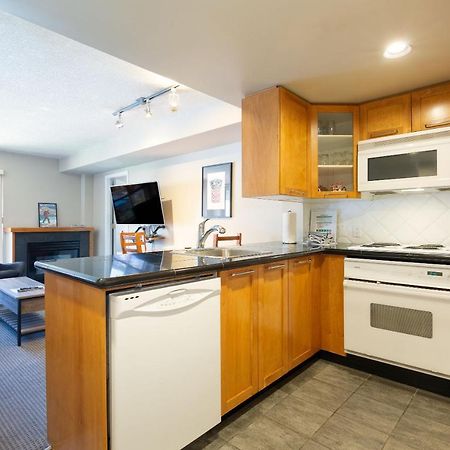 Whistler Village Centre By Latour Hotels And Resorts Εξωτερικό φωτογραφία